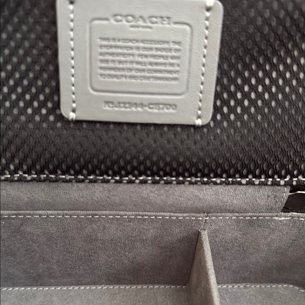 Coach - Picture 6 of 9